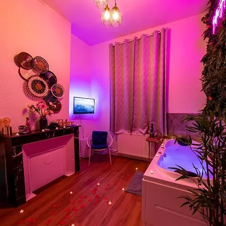 Amazonia ~ Balneo ~ Arrivee Autonome * רואן